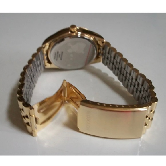 MIYKON GOLD FINISH VIRGIN MARY GUADALUPE RELIGIOUS FASHION MEN'S  WATCH - Picture 5 of 5